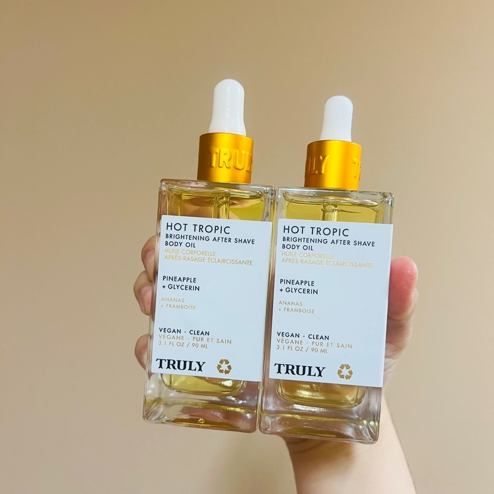 2X TRULY Hot Tropic Brightening Body Oil with Pineapple